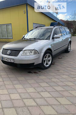 Универсал Volkswagen Passat 2003 в Теофиполе