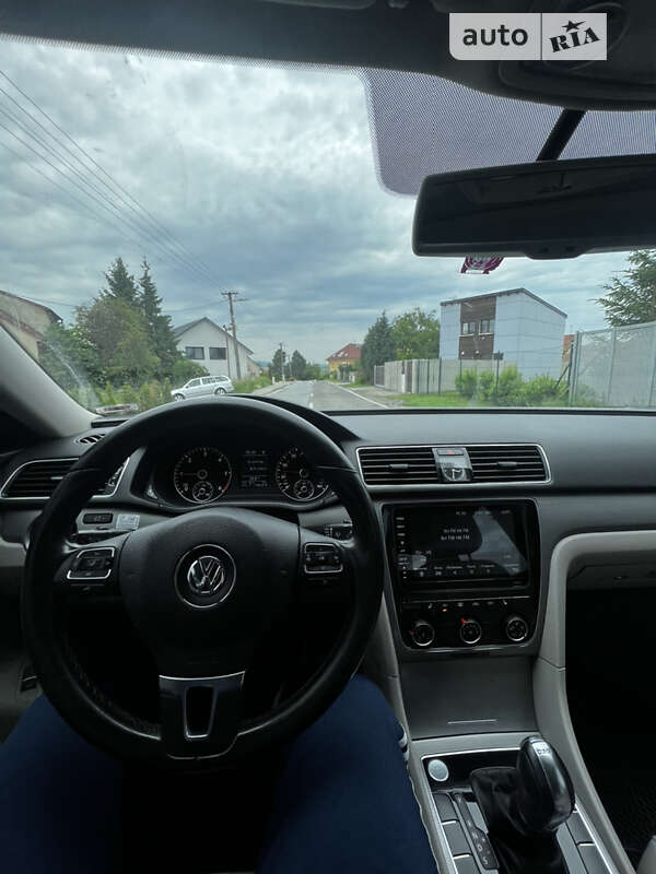 Седан Volkswagen Passat 2014 в Хусте