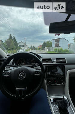 Седан Volkswagen Passat 2014 в Хусте