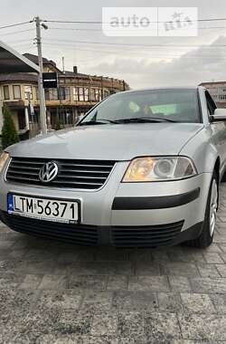 Седан Volkswagen Passat 2002 в Костополе