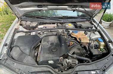 Седан Volkswagen Passat 1998 в Нововолынске