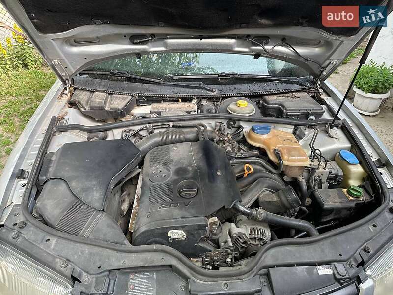 Седан Volkswagen Passat 1998 в Нововолынске