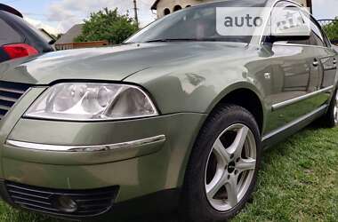 Седан Volkswagen Passat 2003 в Глыбокой