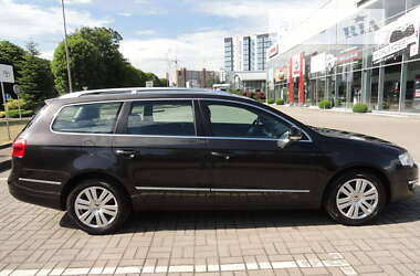 Універсал Volkswagen Passat 2010 в Луцьку