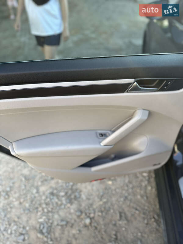 Седан Volkswagen Passat 2017 в Івано-Франківську