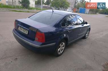 Седан Volkswagen Passat 1998 в 