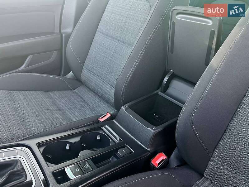 Універсал Volkswagen Passat 2019 в Києві