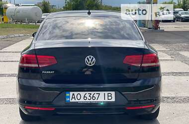 Седан Volkswagen Passat 2018 в Ужгороді