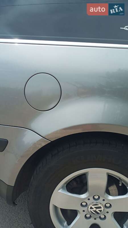 Универсал Volkswagen Passat 2002 в Запорожье