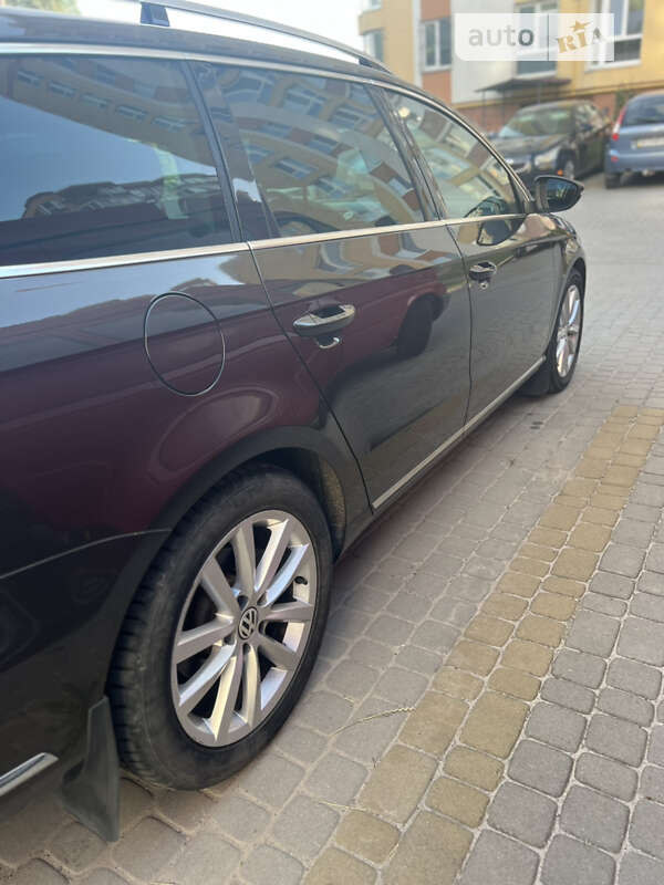 Універсал Volkswagen Passat 2013 в Тернополі