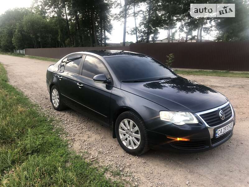 Седан Volkswagen Passat 2005 в Монастырище
