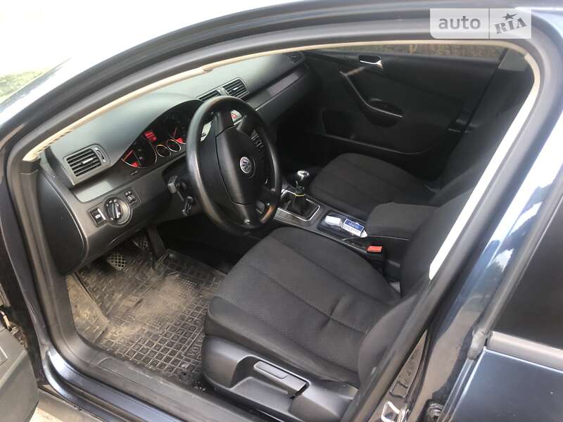 Седан Volkswagen Passat 2005 в Монастырище