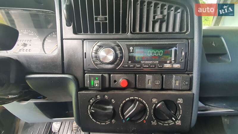 Седан Volkswagen Passat 1989 в Стрые