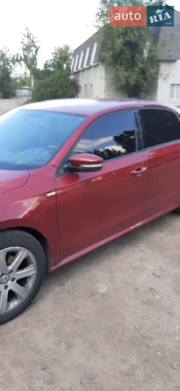 Седан Volkswagen Passat 2014 в Києві