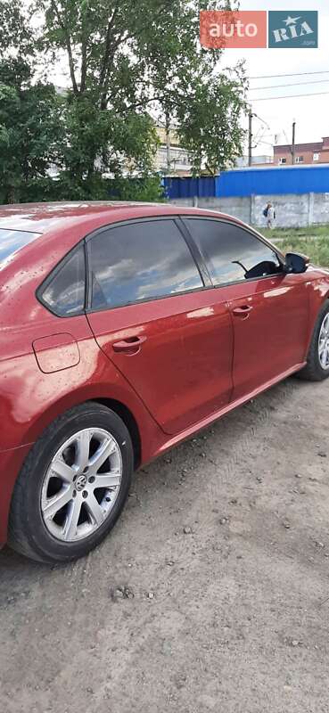 Седан Volkswagen Passat 2014 в Києві