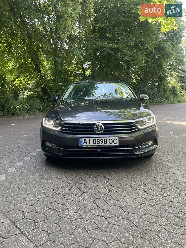 Седан Volkswagen Passat 2019 в Киеве