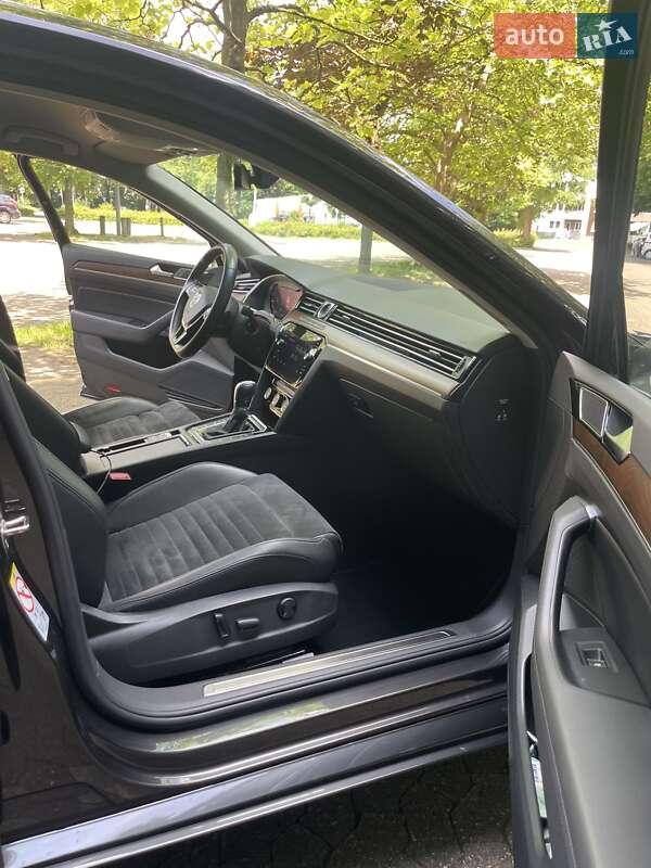 Седан Volkswagen Passat 2019 в Киеве