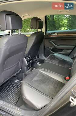 Седан Volkswagen Passat 2019 в Киеве