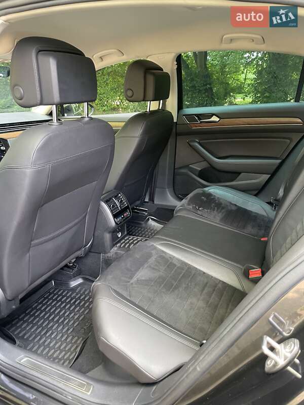 Седан Volkswagen Passat 2019 в Киеве