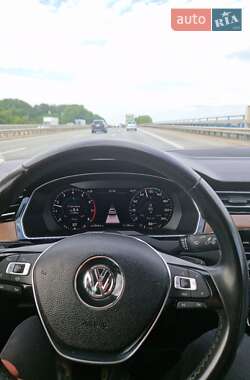 Седан Volkswagen Passat 2019 в Киеве