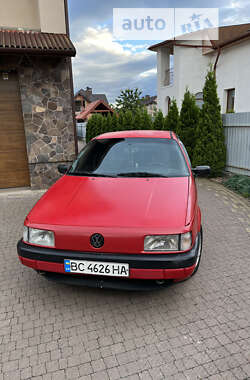 Седан Volkswagen Passat 1990 в Стрые