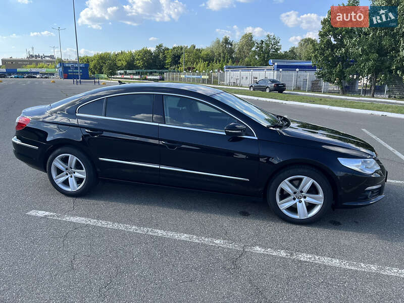 Седан Volkswagen Passat 2010 в Києві