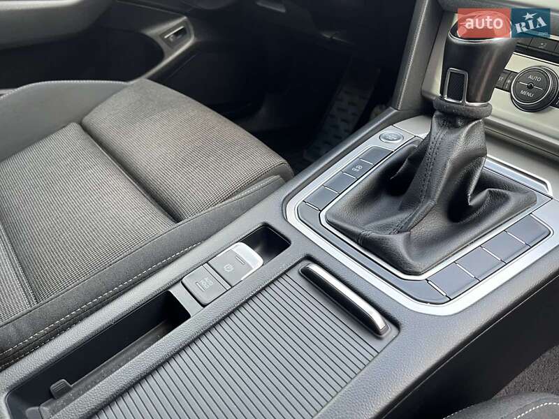 Универсал Volkswagen Passat 2016 в Золочеве фото 56 Универсал Volkswagen Passat 2016 в Золочеве