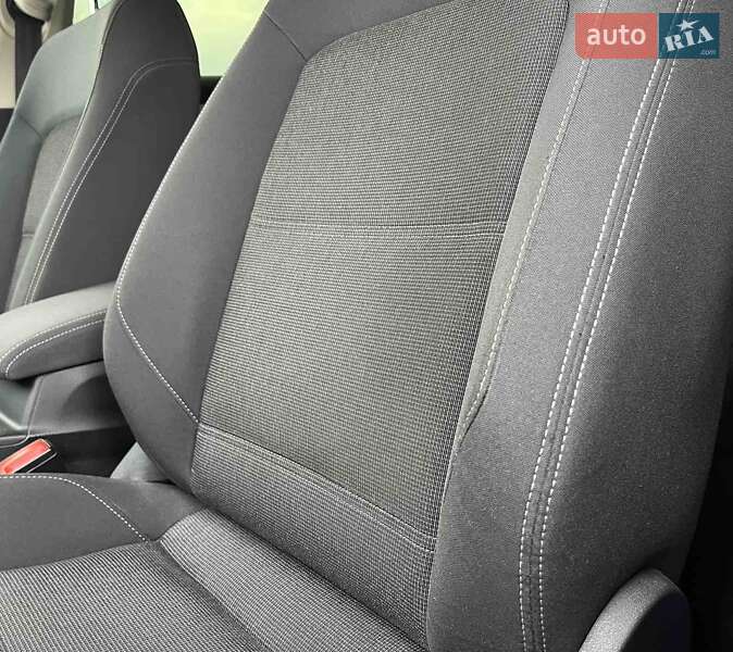 Универсал Volkswagen Passat 2016 в Золочеве фото 88 Универсал Volkswagen Passat 2016 в Золочеве