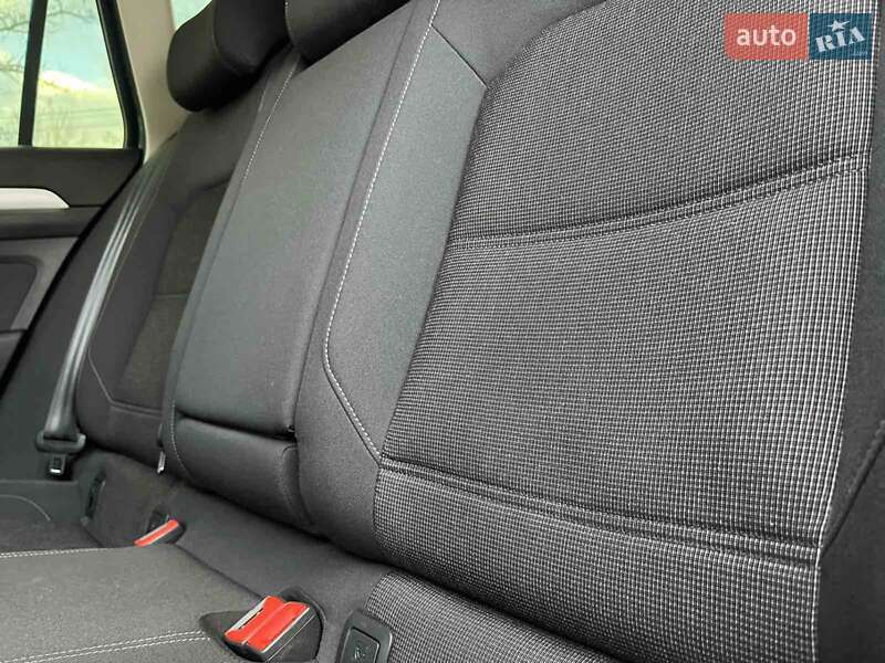 Универсал Volkswagen Passat 2016 в Золочеве фото 93 Универсал Volkswagen Passat 2016 в Золочеве