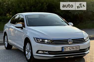 Седан Volkswagen Passat 2015 в Виннице