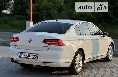 Седан Volkswagen Passat 2015 в Виннице