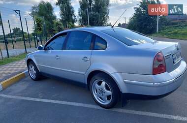 Седан Volkswagen Passat 2004 в Киеве