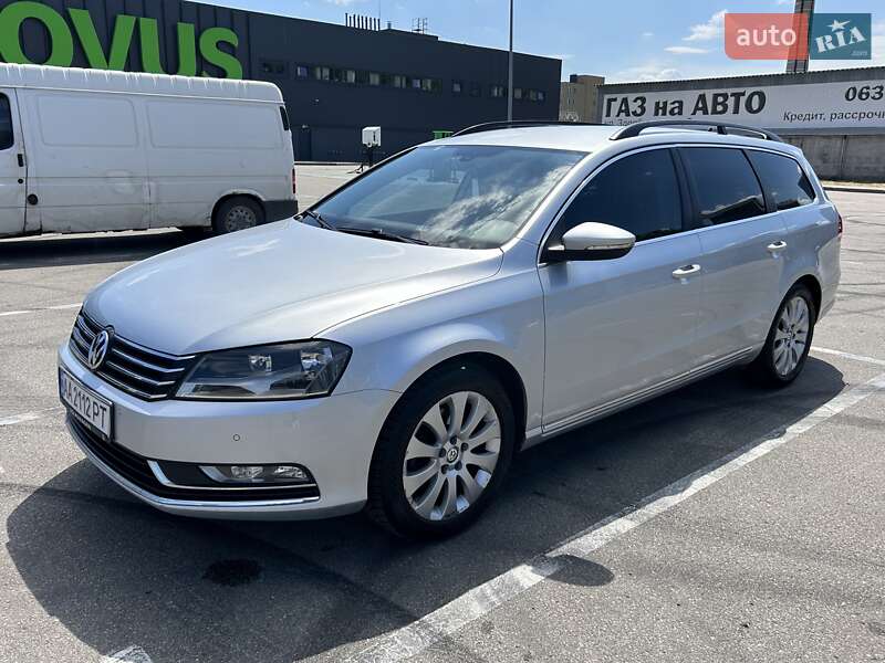 Універсал Volkswagen Passat 2011 в Києві