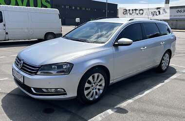 Універсал Volkswagen Passat 2011 в Києві