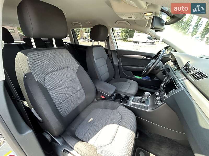 Універсал Volkswagen Passat 2011 в Києві