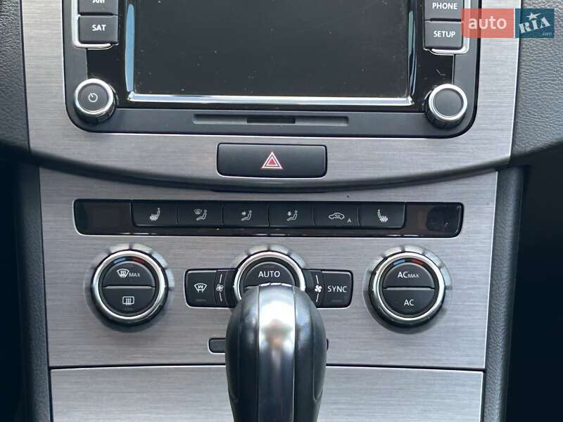 Універсал Volkswagen Passat 2011 в Києві