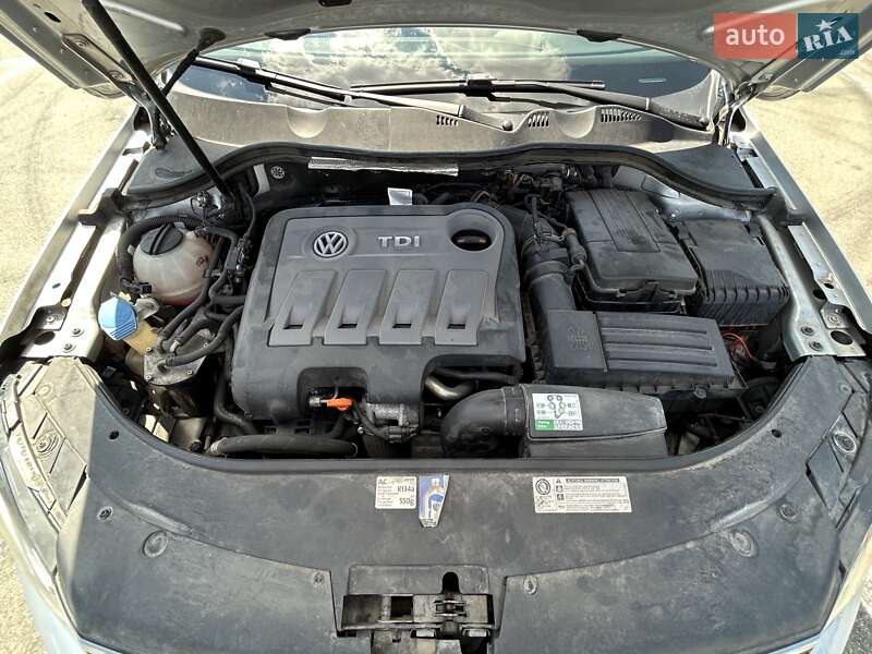 Універсал Volkswagen Passat 2011 в Києві