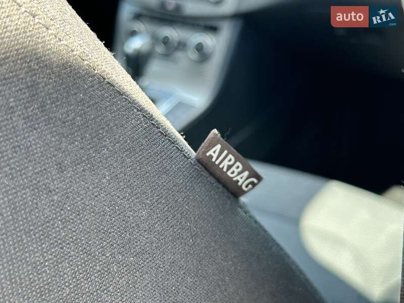 Універсал Volkswagen Passat 2011 в Києві