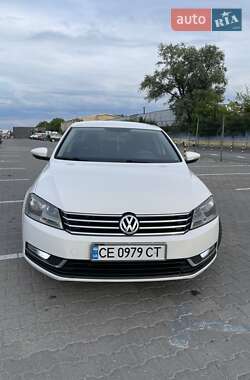 Седан Volkswagen Passat 2011 в Чернівцях