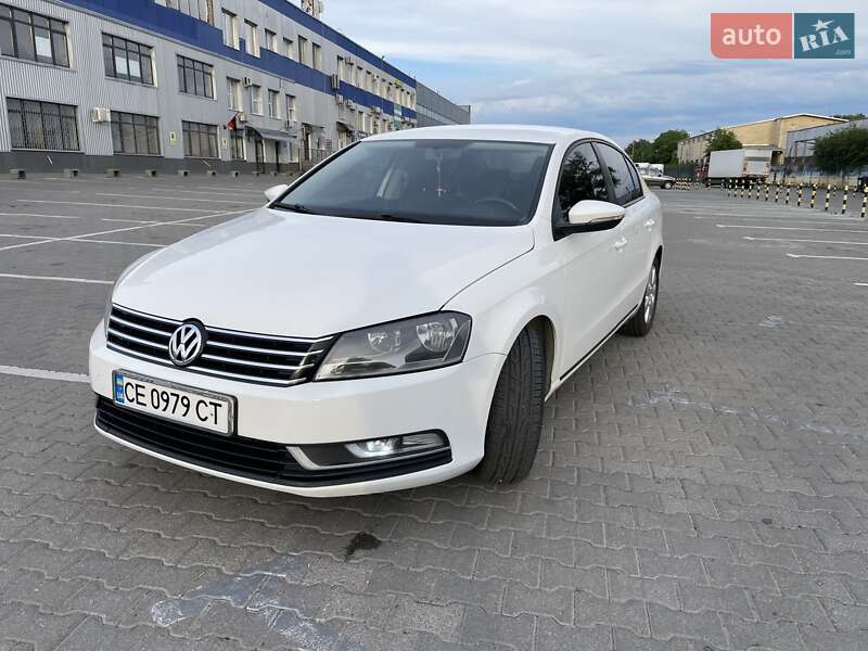 Седан Volkswagen Passat 2011 в Чернівцях