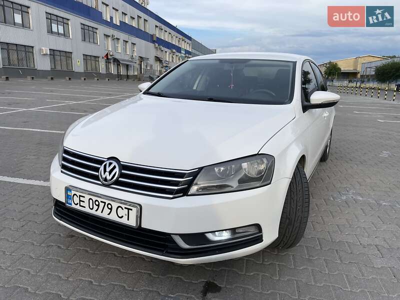 Седан Volkswagen Passat 2011 в Чернівцях