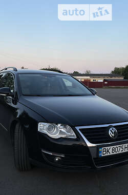 Универсал Volkswagen Passat 2006 в Вараше