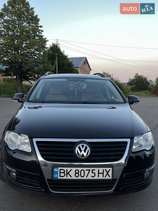 Універсал Volkswagen Passat 2006 в Вараші
