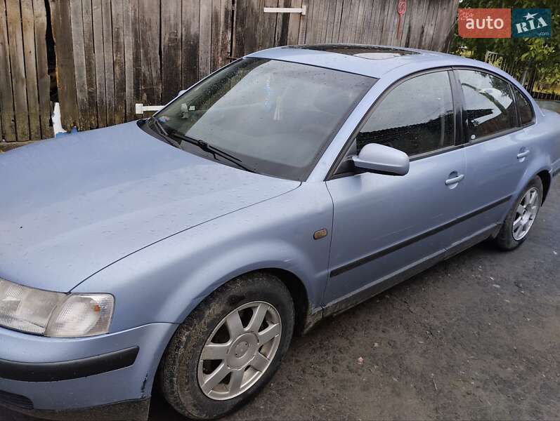 Седан Volkswagen Passat 1998 в Рожище