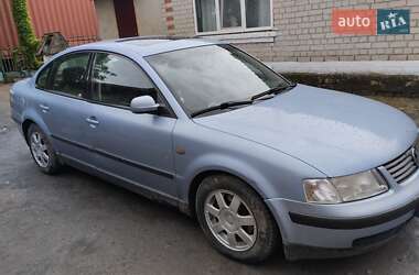 Седан Volkswagen Passat 1998 в 