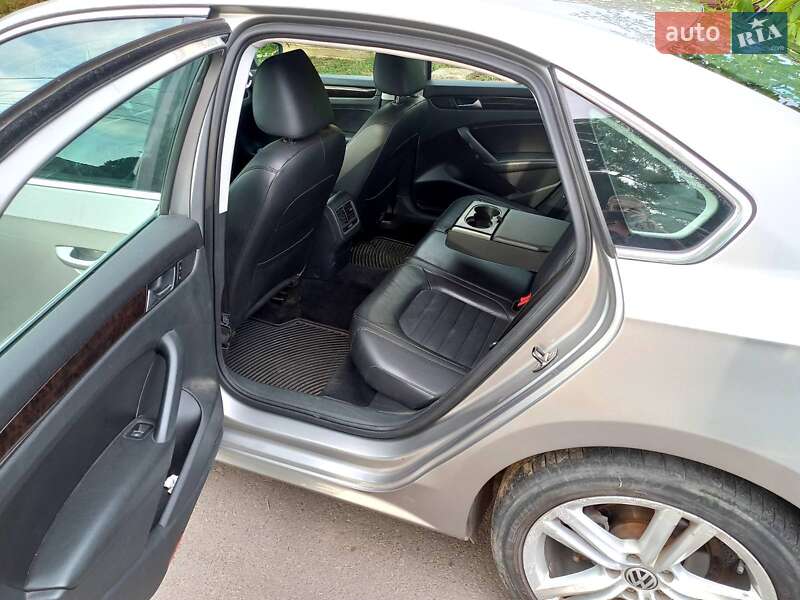 Седан Volkswagen Passat 2013 в Одесі