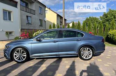 Седан Volkswagen Passat 2018 в Жовкве