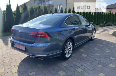 Седан Volkswagen Passat 2018 в Жовкве