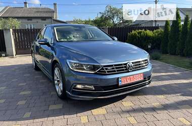 Седан Volkswagen Passat 2018 в Жовкве