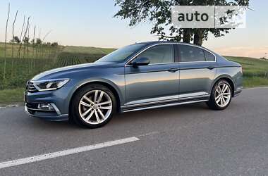 Седан Volkswagen Passat 2018 в Жовкве